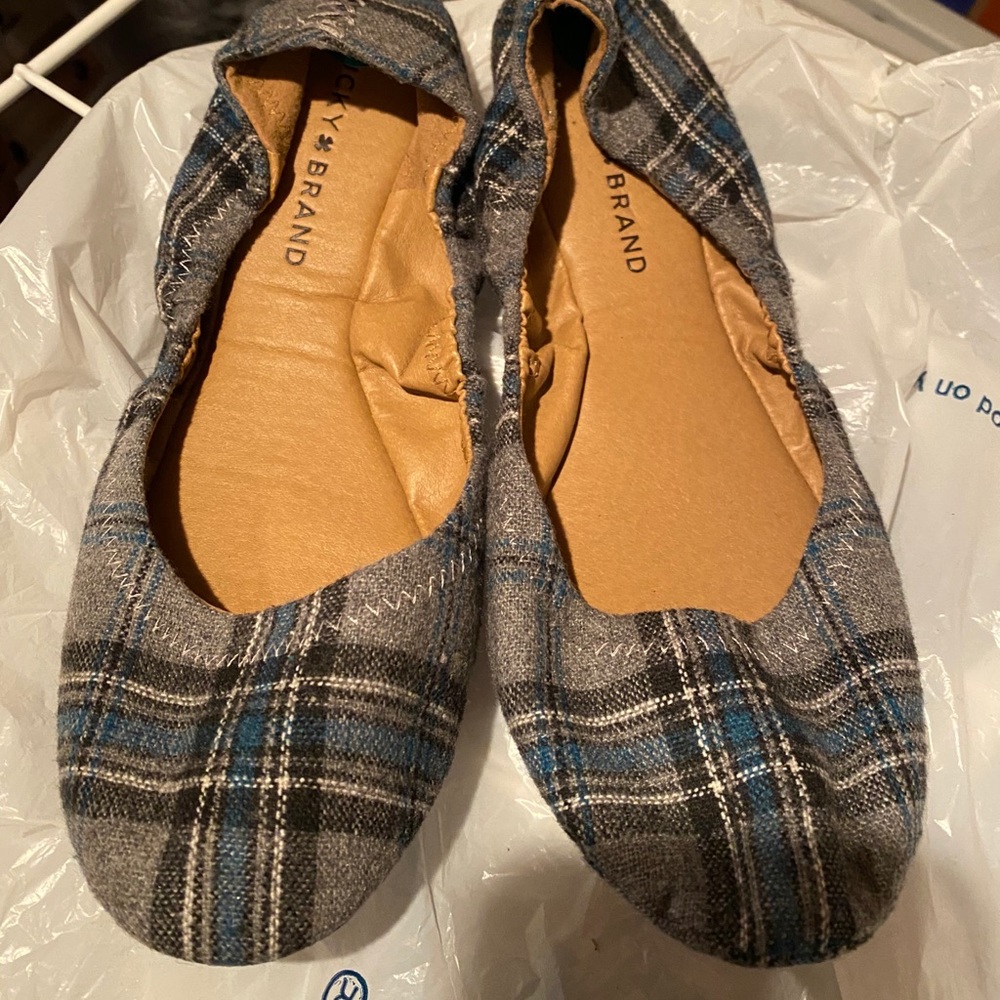 Lucky brand flats